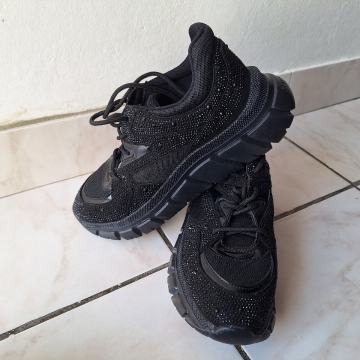 Ženske Guess tenesice,novo