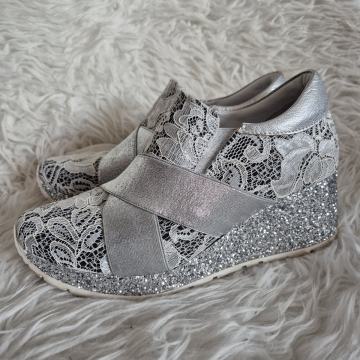 Ženske kožne tenisice br.37