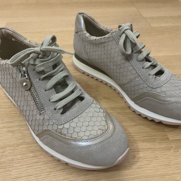 Ženske kožne tenisice br. 38