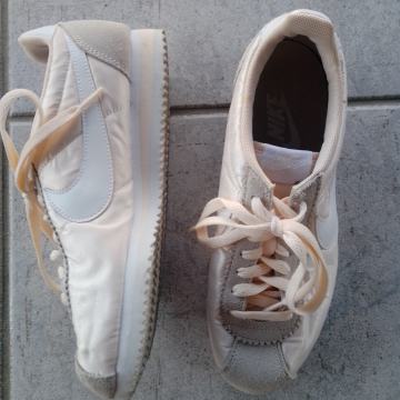 2+1 gratis! Nove ženske Nike udobne tenisice, br. 39