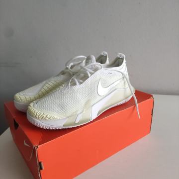 Ženske patike za tenis