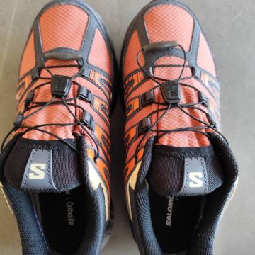 Ženske Salomon tenisice broj 38 2/3