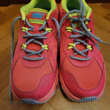 Ženske tenisice Nike br. 39.5