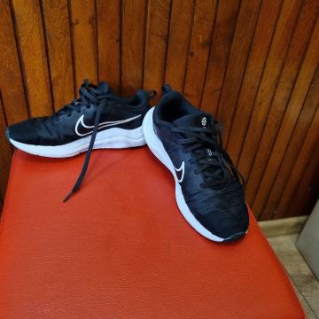 ženske tenisice nike