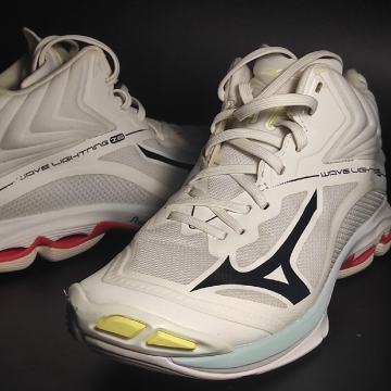 ženske tenisice za odbojku - broj 38 - Mizuno WAVE LIGHTNING Z6 MID !!