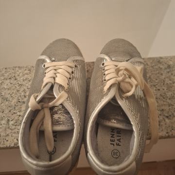 Ženske tenisice rabljene broj 36