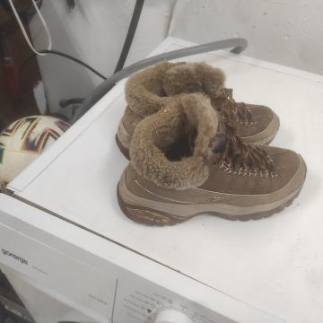 Ženske tenisice Skechers premium 38