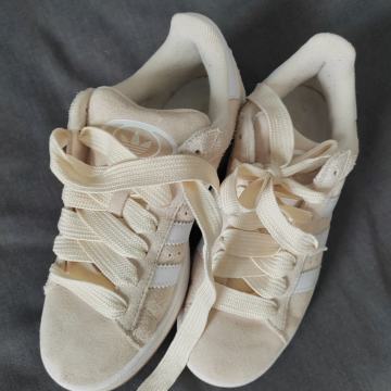 Ženske tenisice vel 38