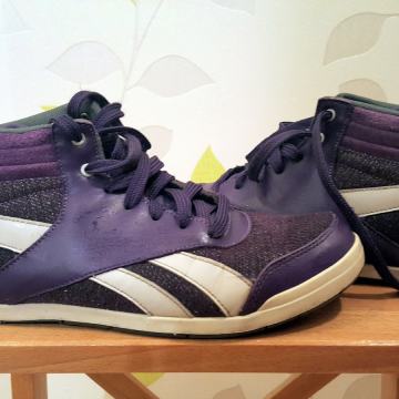 Ženske više tenesice