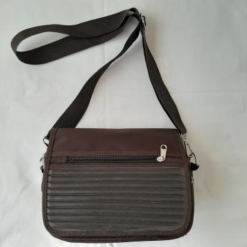 2+1 gratis! Super praktična smeđa torbica na preklop