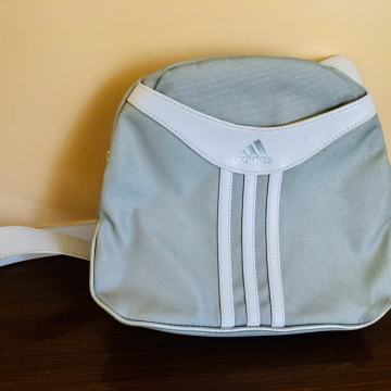 ADIDAS SREBRNA TORBICA - NOVA!