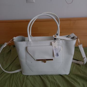 Bijela velika carpisa torba Nova