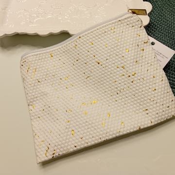 BIJELA S ZLATNIM DETALJIMA KOZMETIČKA TORBICA