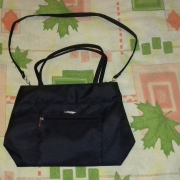 Crna fashion torba srednje veličine