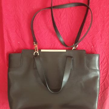 crna kožna coccinelle ženska torbica