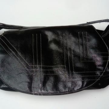 Crna mala torbica novo