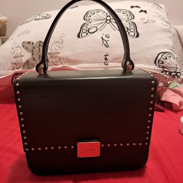 Crna ručna torbica ANINE BING