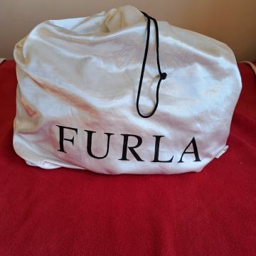 Crna torba Furla