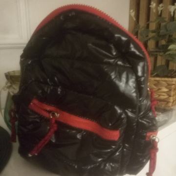 Crno - crveni ruksak - NOVO