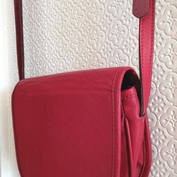Crvena kožna torbica - unikat
