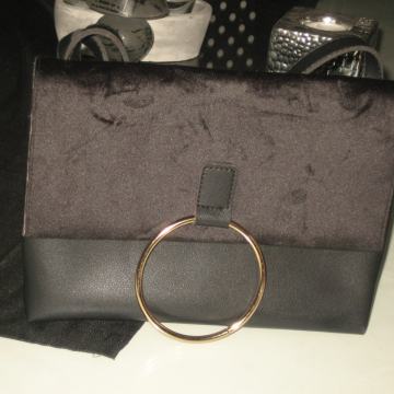 CRNA TORBA KOMBINACIJA KOŽE I PLIŠA - NOVO