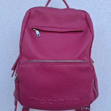 Desigual rozi ruksak