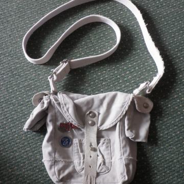 DIESEL - LAGANA ŽENSKA TRAPER TORBICA 18 x 18cm