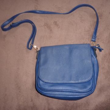 ELEGANTNA ŽENSKA TORBICA 24 x 20cm