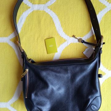 Nova Fossil crna kožnata torba Hannah Hobo