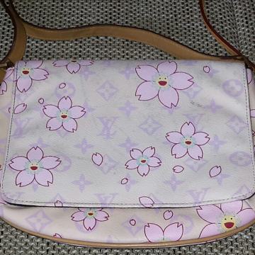 YL francuska ženska torbica za kozmetiku YOUNG & LOVELY, 10 eura Zg