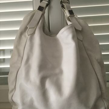 GIVENCHY dizajnerska kožna bijela oversize torba sa privjeskom