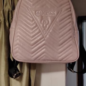 Guess ruksak