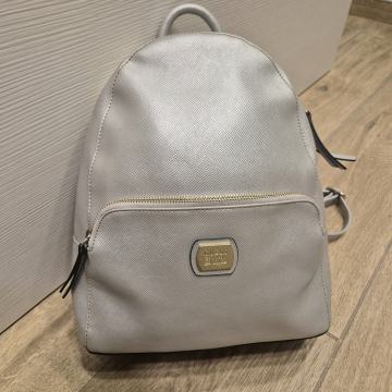 GUESS srebrno zlatni ruksak, kao novI