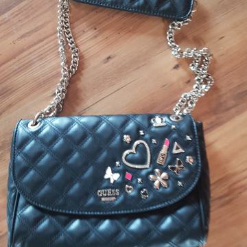 GUESS NOVA TORBA - zamjena za bilo što