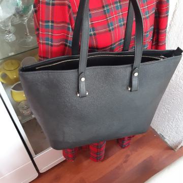H & M CRNA VECA TORBA 40