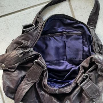 Izvrsna tamnoljubičasta "Nova" torba od prave mekane kože