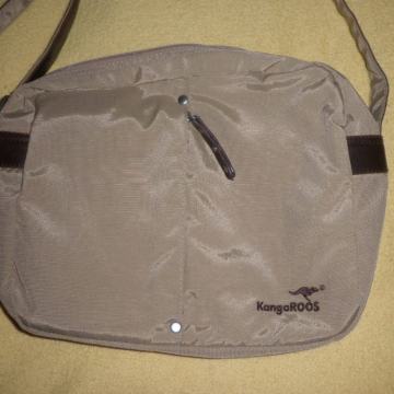 KANGAROOS - LAGANA ŽENSKA TORBICA 28 x 24cm