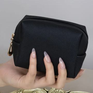 KOZMETIČKA CRNA TORBICA - NOVO