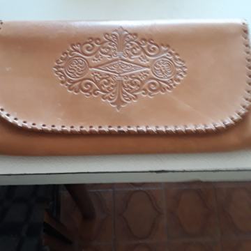 KOŽNA DAMSKA ELEGANTNA TORBICA (ručni rad) sa novčanikom