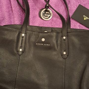 Kožna torba Guess-predivna,nova