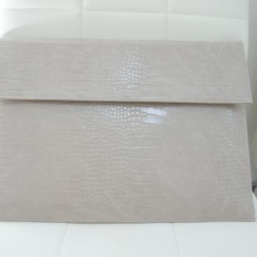 Poslovna zenska torba za dokumente laptop tablet 15incha 40X35cm