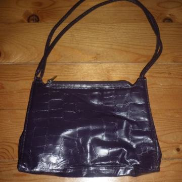 LAGANA ŽENSKA TORBICA 25 x 20cm