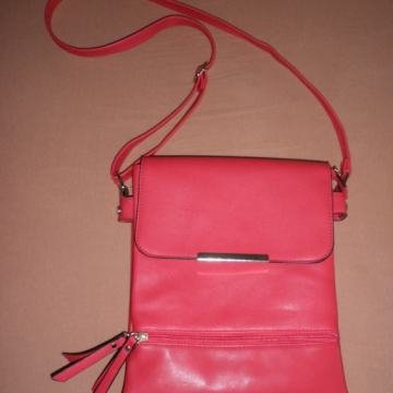 LAGANA ŽENSKA TORBICA 26 x 22cm