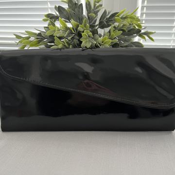 Lakirana pismo/ clutch torbica / RASPRODAJA