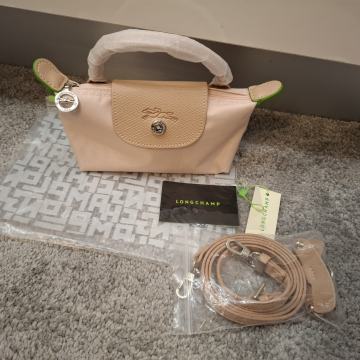 LONGCHAMP PARIS ŽENSKA TORBICA NOVA.