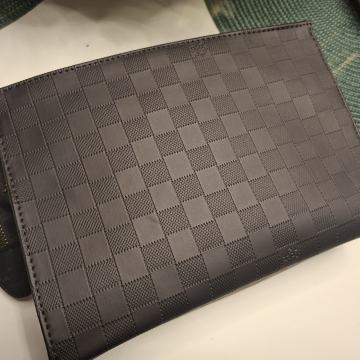 LOUIS VUITTON CRNA TORBA  - NOVO