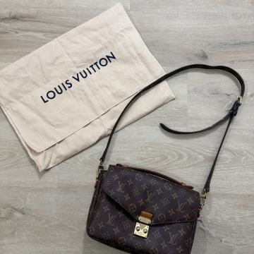 Louis Vuitton Pochette Métis