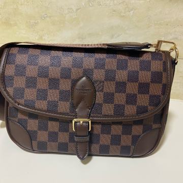 Louis Vuitton crosbody bag