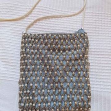 Mala torbica sa perlicama