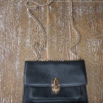 MANGO - ELEGANTNA ŽENSKA TORBICA 22 x 15cm